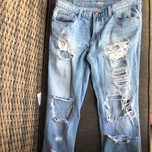 Bdg destroyed jeans